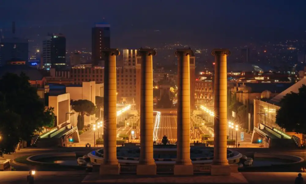 Reflecting Cultural Identity and Historical Heritage in Modern Designs