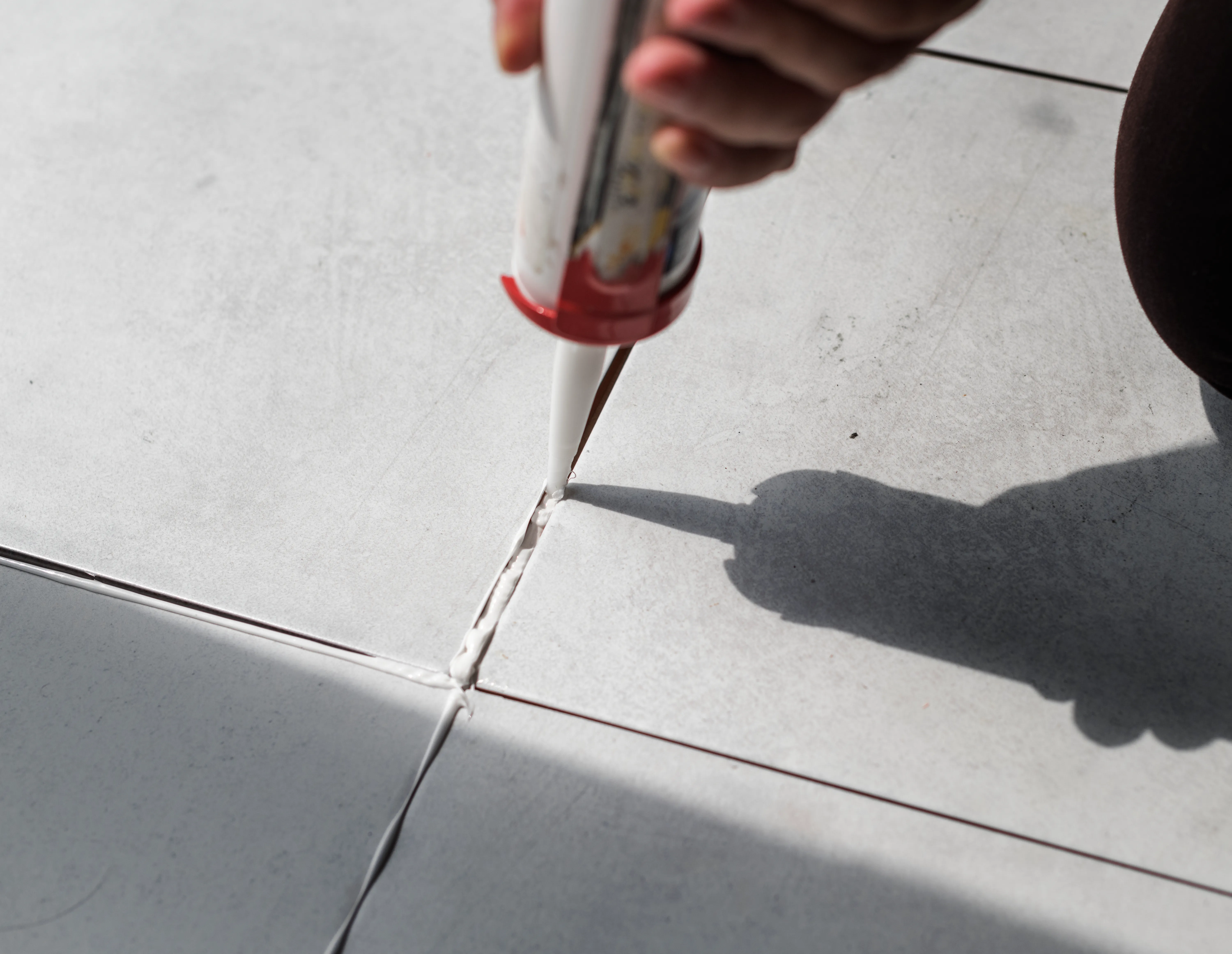 Choosing the Right Adhesive and Mortar for Granite Installation