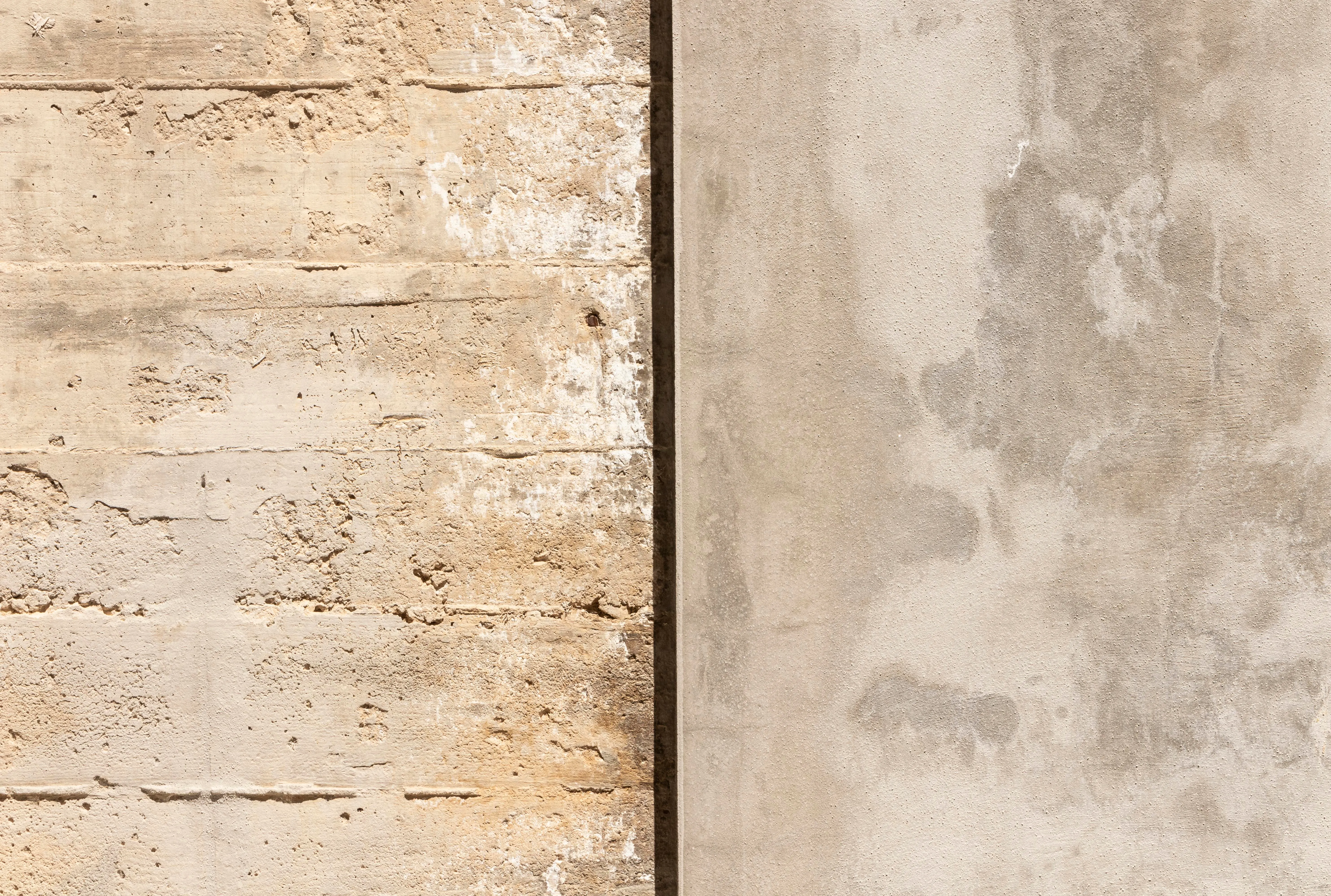 Travertine vs Artificial Stone