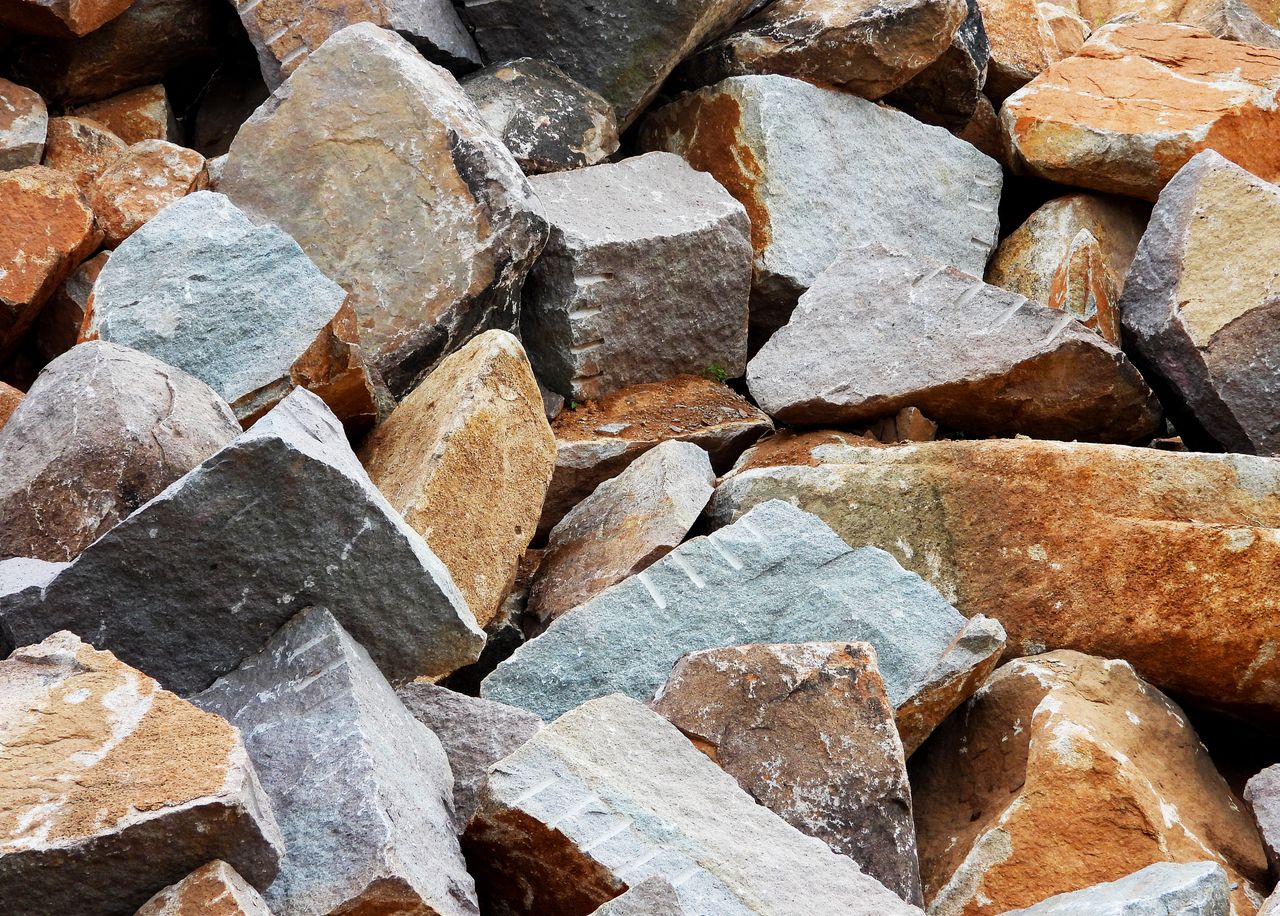 What Is Kop Stone (Raw Stone) and What Are Its Uses in Construction and Export?